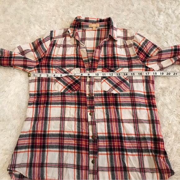 Takara button front v neck plaid flannel top size small - Picture 5 of 7